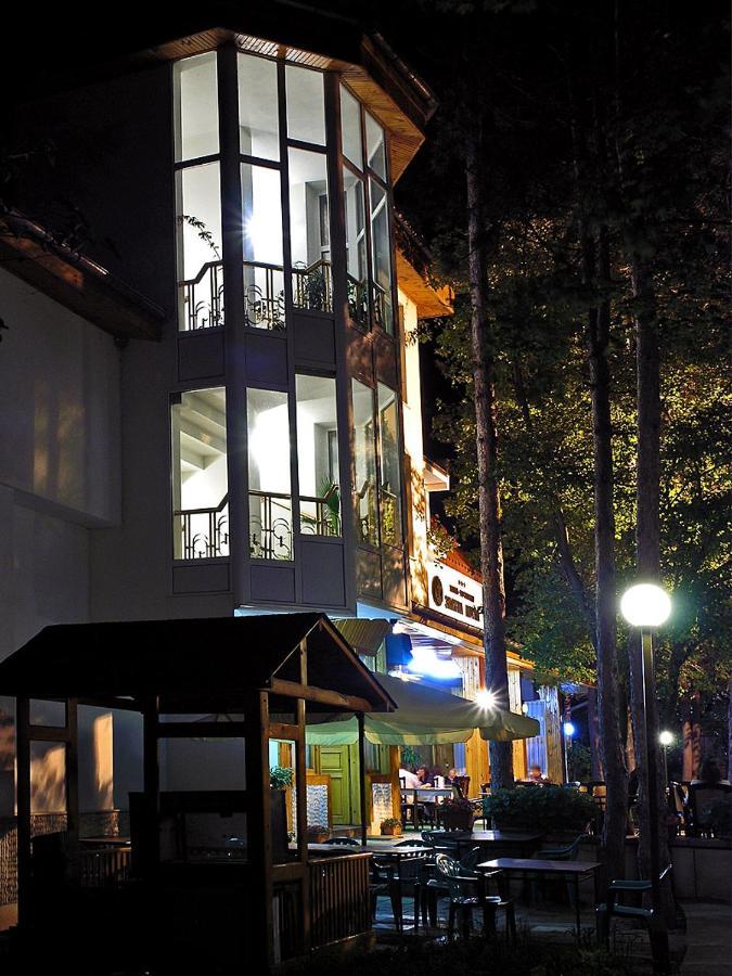 Хотел Златна Котва Kazanlŭk Exterior foto