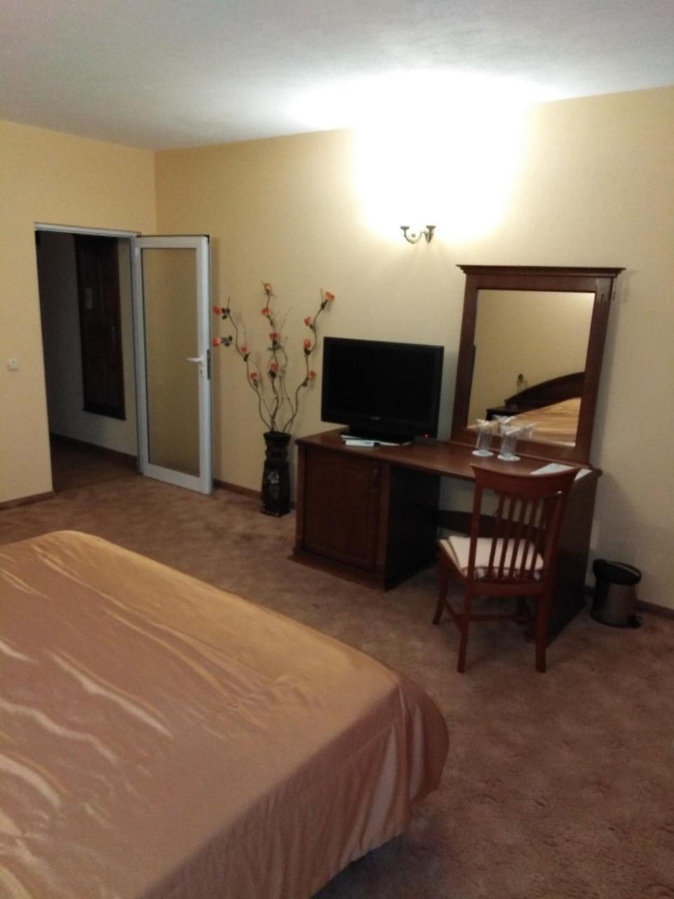 Хотел Златна Котва Kazanlŭk Zimmer foto